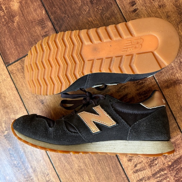 New Balance Sneakers - Picture 1 of 1